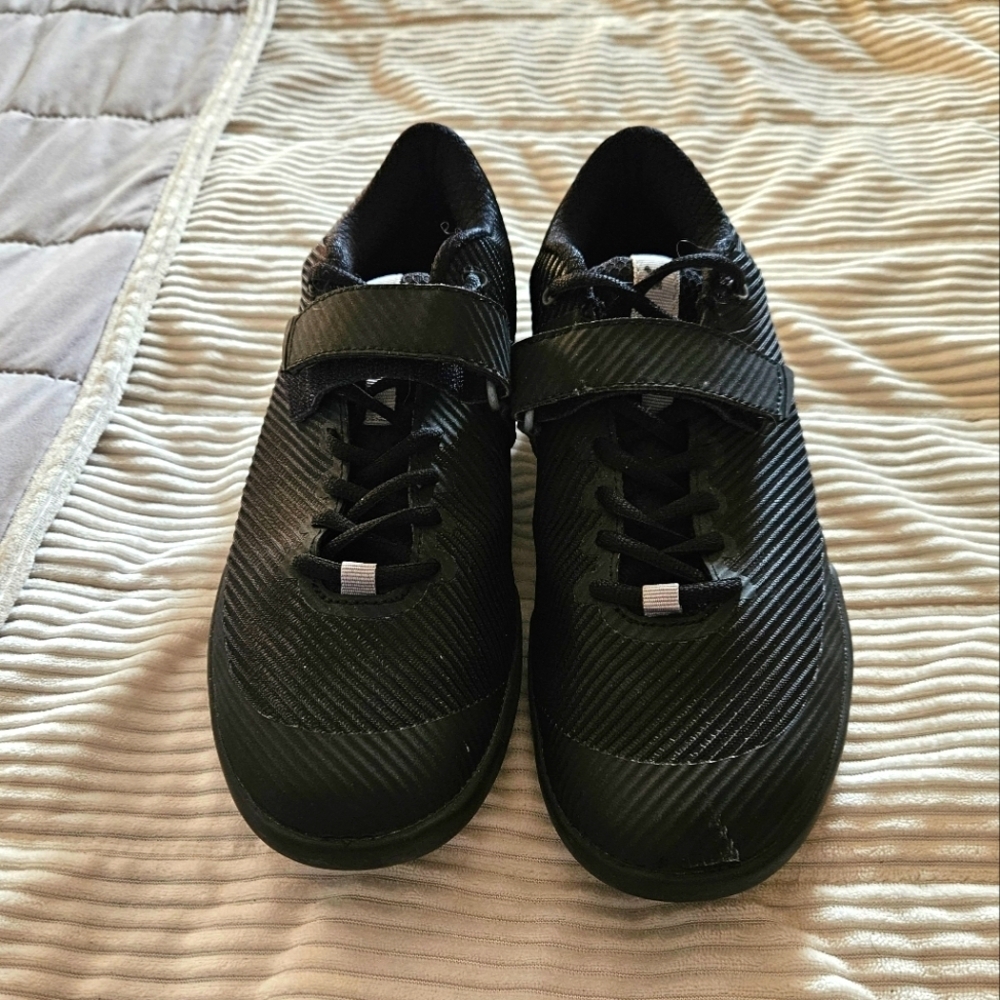 Velaasa Revolution Men's/Women's Black Athletic Throwing  Shoes Size M10.5 W12